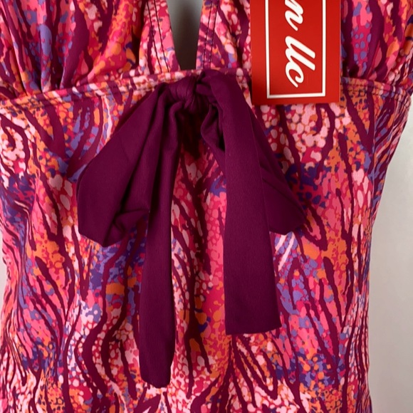 Juan UC One Piece Swimsuit - Picture 8 of 12